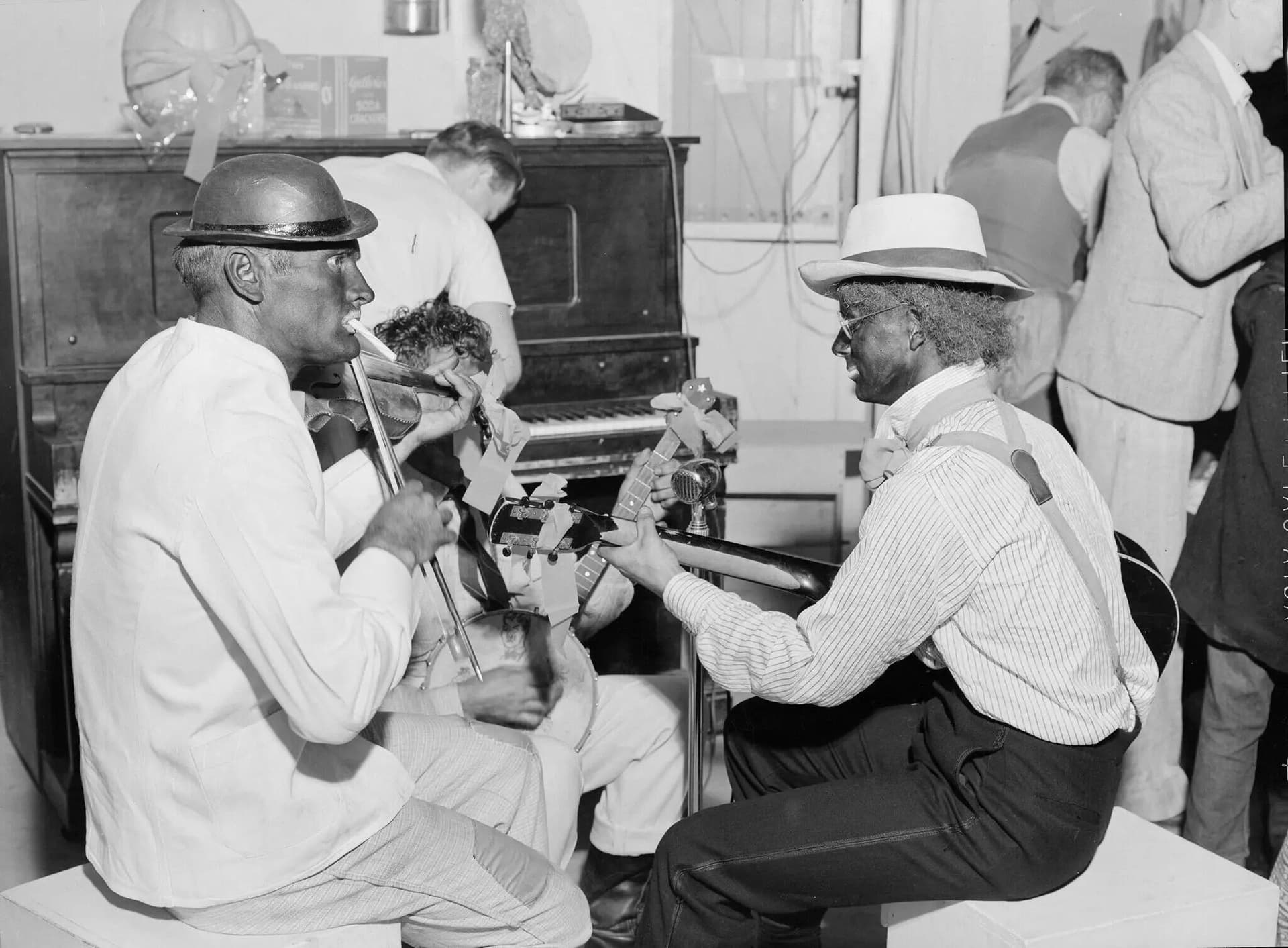 Darkology: Blackface and the American Way of Entertainment with Rhae Lynn Barnes